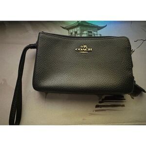 COACH Double Zip Wristlet Wallet Black Pebbled Leather Gold Hardware PreLoved